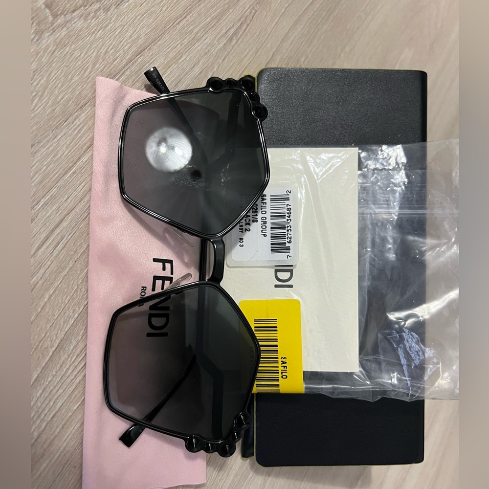 Fendi Sunglasses - like new worn only 2 times